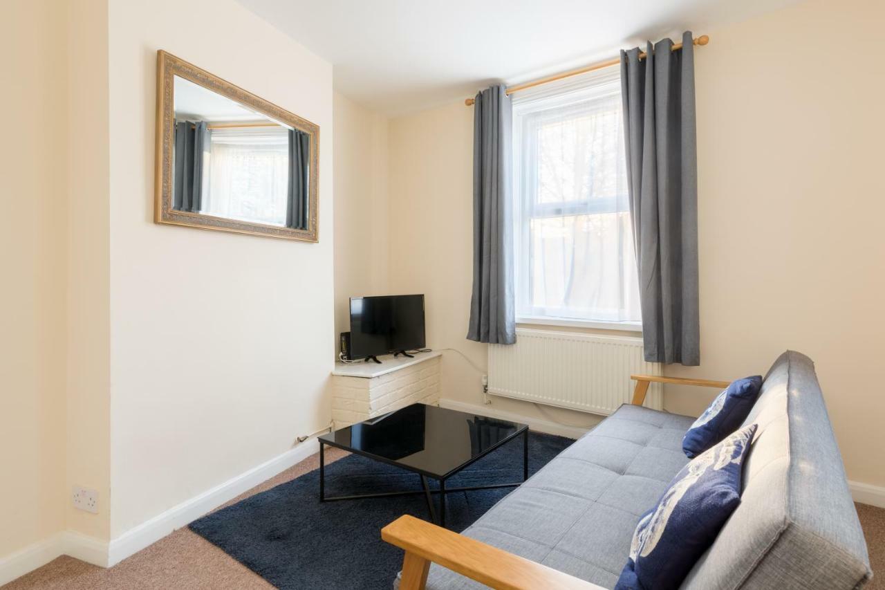 Well Presented 2 Bedroom House - Sleeps Four Leamington Spa Buitenkant foto